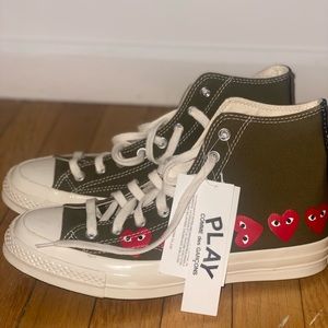 Selling b/c I bought the wrong size and unfortunately can’t exchange or return!